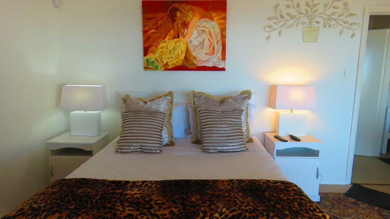 On The Beach Apartments Yzerfontein Ngoại thất bức ảnh